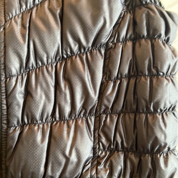 Athleta lightweight down puffer vest - Picture 2 of 5